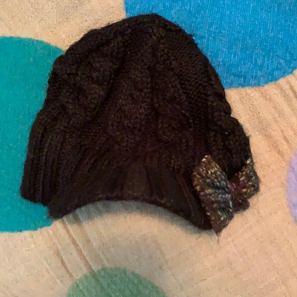 Black Columbia hat
